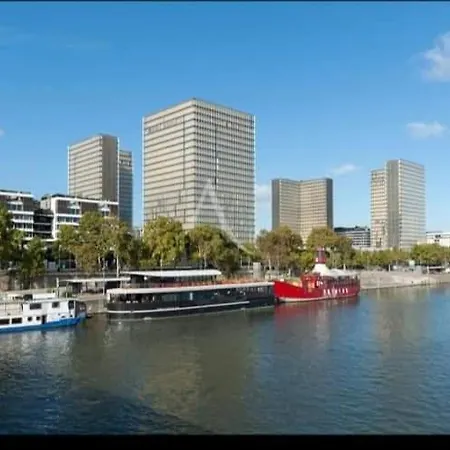 Luxury House View River Senie